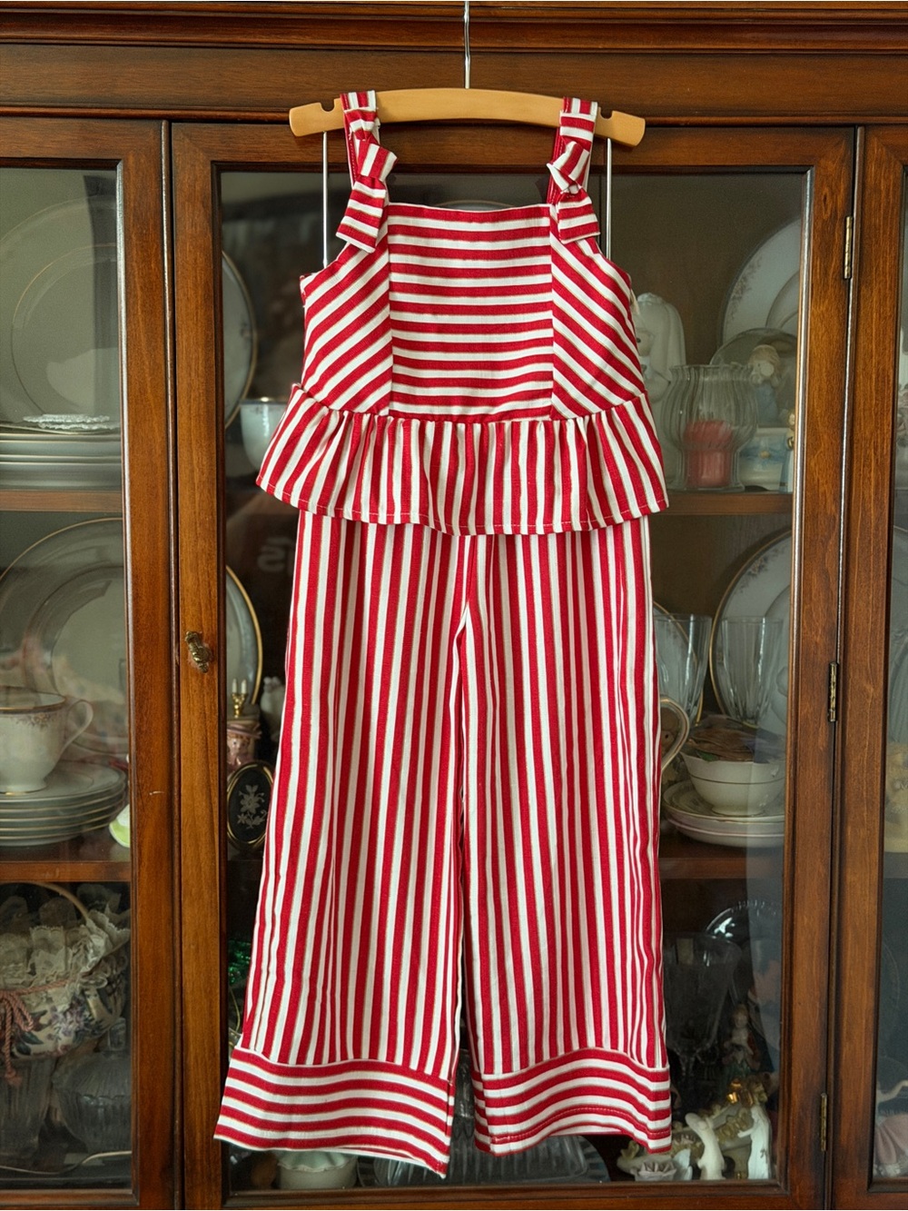 Girls outfit size 4T red/white striped